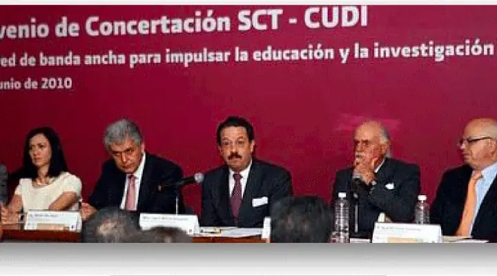 Firma del convenio de concertación entre la SCT y CUDI que permite a CUDI utilizar la infraestructura de la Red Nacional de Impulso a la Banda Ancha 