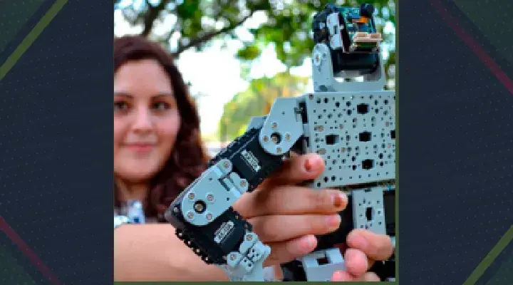 Estudiantes de Celaya y Querétaro triunfan en certamen de robótica en China