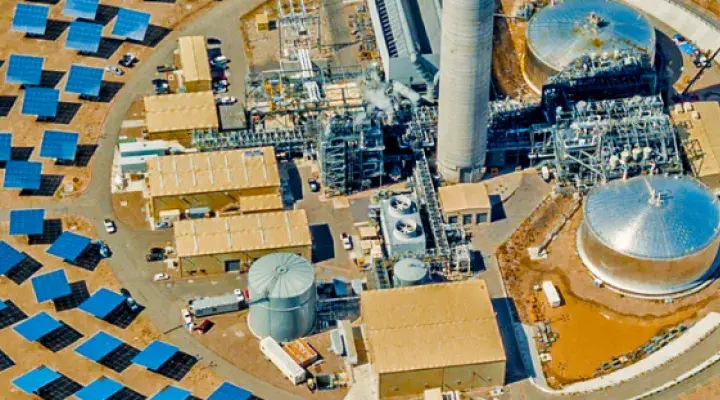 Estudio Numérico-Experimental de la Transferencia de Calor en un Receptor de Placa Plana de un Sistema Termosolar de Torre Central