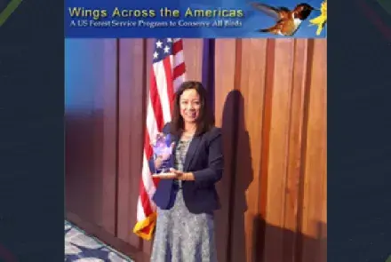 Asociación para Conservar Colibríes Recibe Reconocimiento